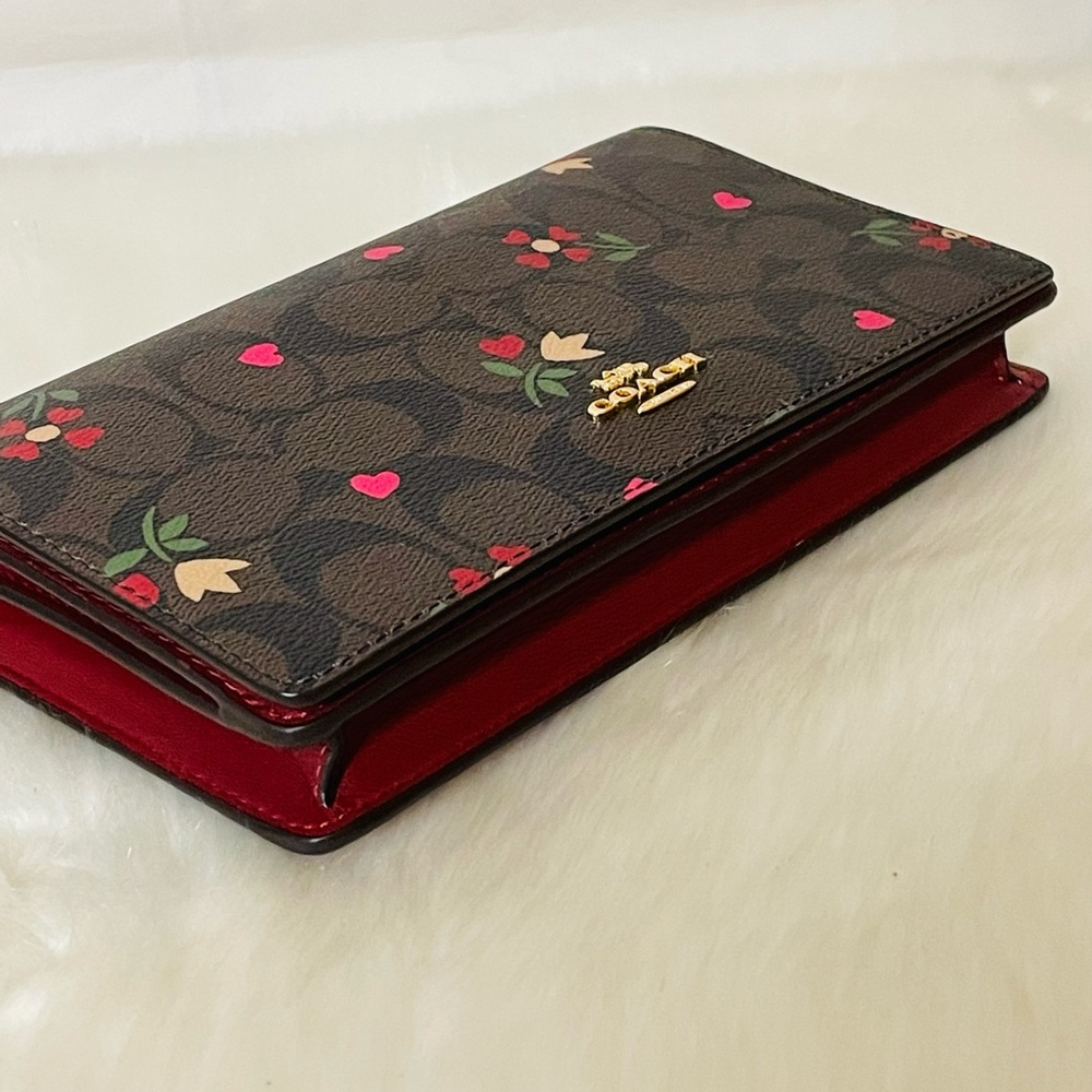 NWT Coach Anna Foldover Clutch Crossbody in Signature Canvas with heart print - Picture 6 of 13